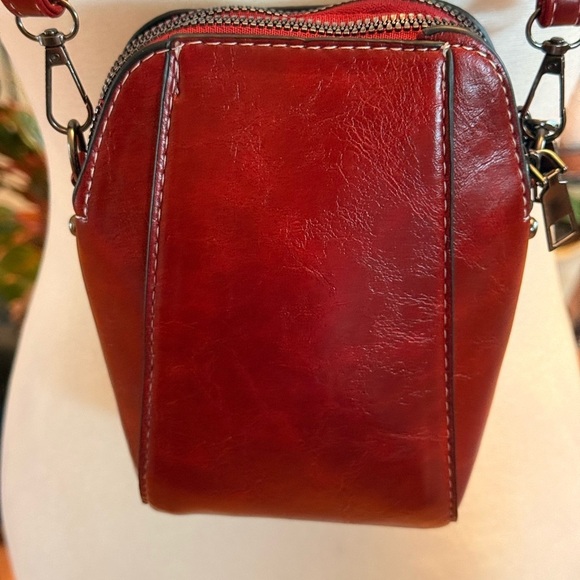 Women’s Soft Mobile Mini Phone Bag Vertical Style Removable Crossbody Strap Red - Picture 10 of 13